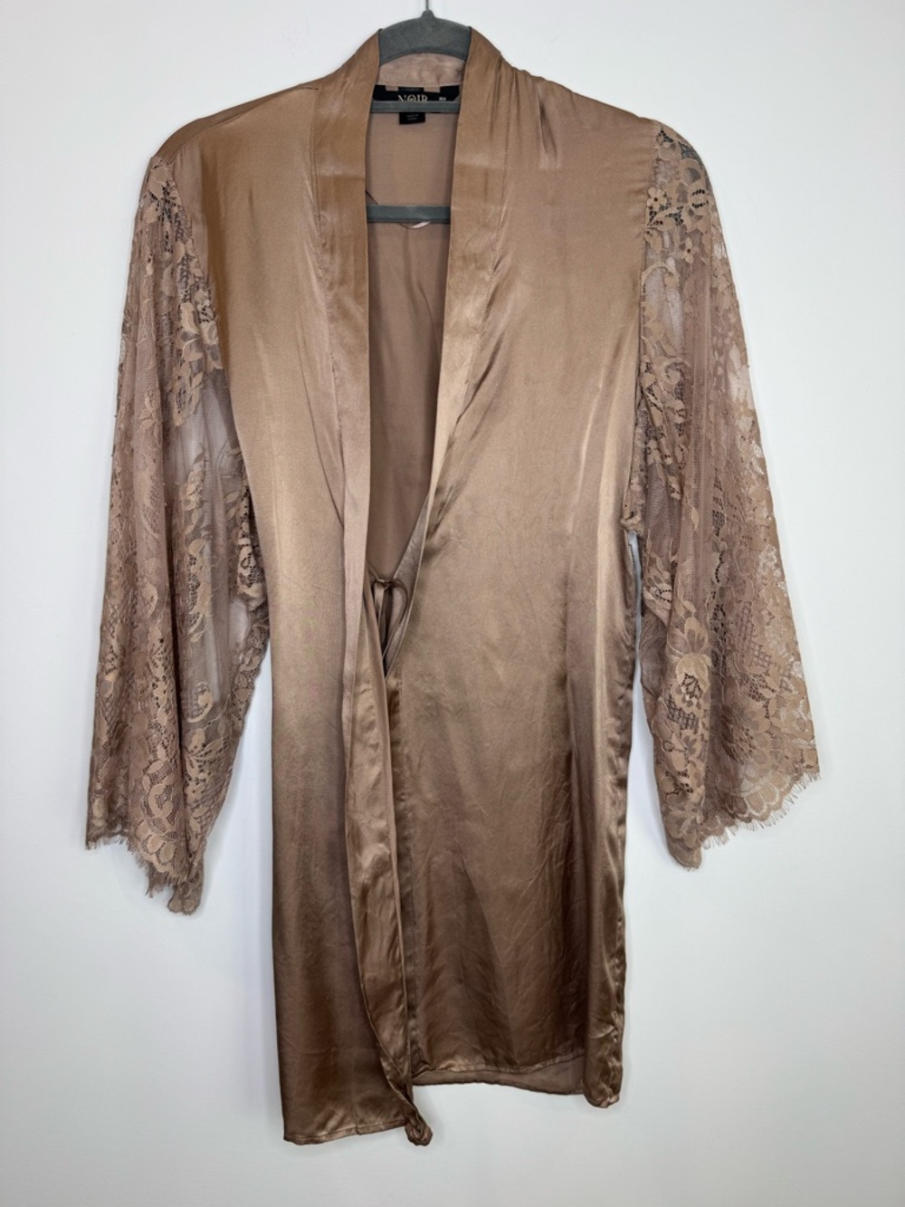 Hunkemöller Noir collection Taupe Lace-Sleeve Satin Robe Kimono Silk
